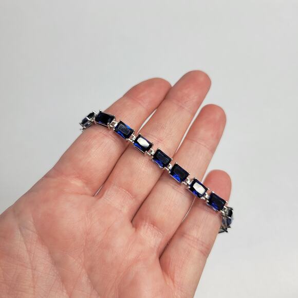 Genevive Sterling Silver Sapphire Blue Cubic Zirconia Tennis Bracelet NEW - Picture 8 of 9